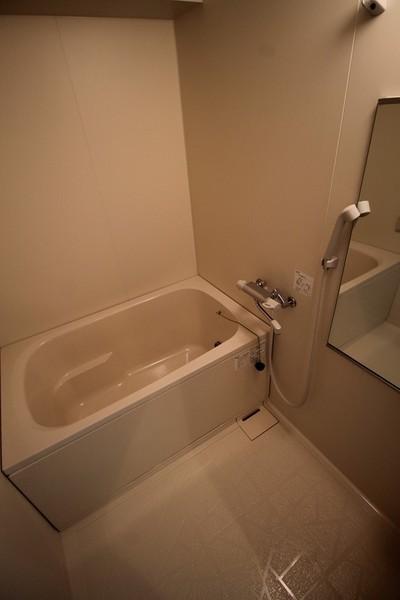 草加市栄町3丁目のマンション(バス)