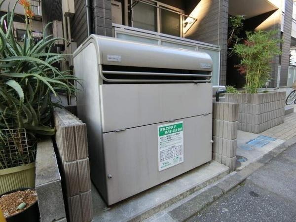 草加市栄町２丁目のマンション