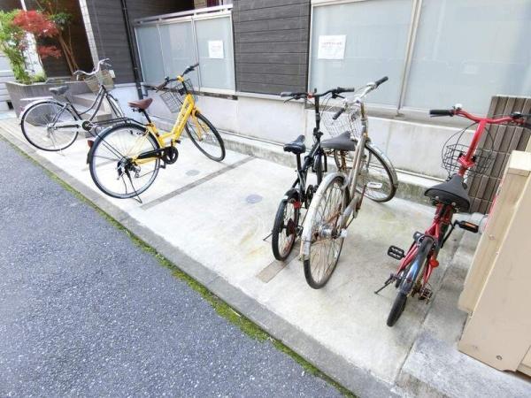 草加市栄町２丁目のマンション