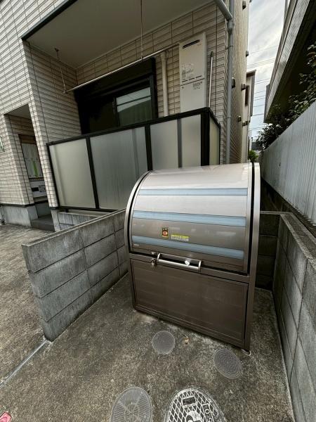 草加市氷川町のアパート