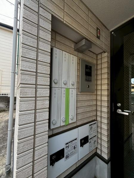 草加市氷川町のアパート