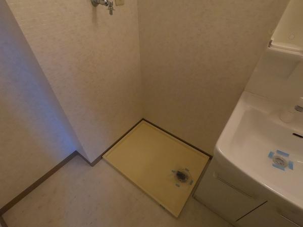 草加市栄町３丁目のマンション