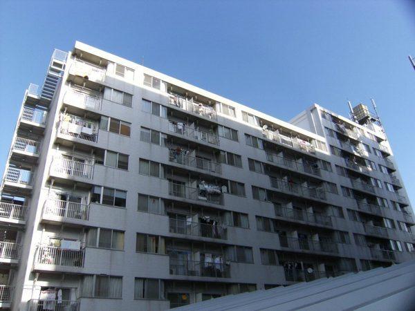 草加市栄町３丁目のマンション