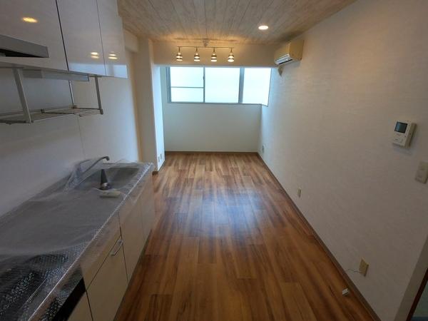 草加市栄町３丁目のマンション