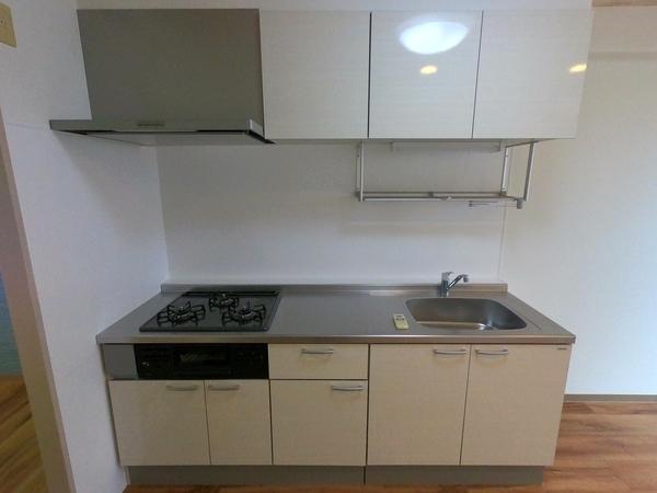 草加市栄町３丁目のマンション