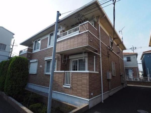 草加市手代３丁目のアパート