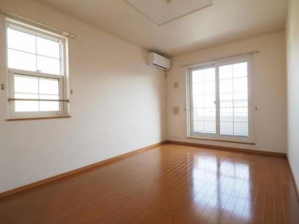 草加市手代３丁目のアパート