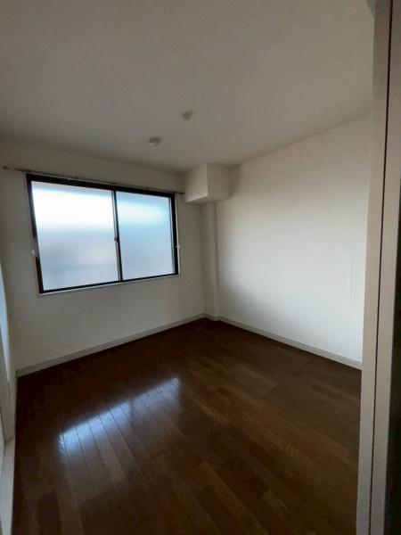 草加市草加３丁目のマンション