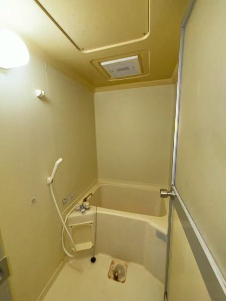 草加市草加３丁目のマンション