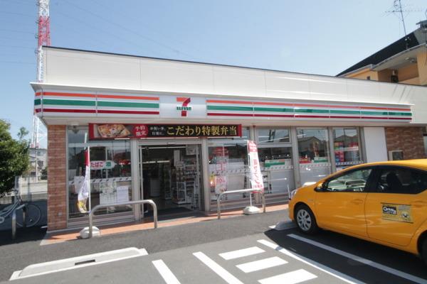 ロイヤルメゾンフカイI(セブンイレブン草加青柳3丁目店)