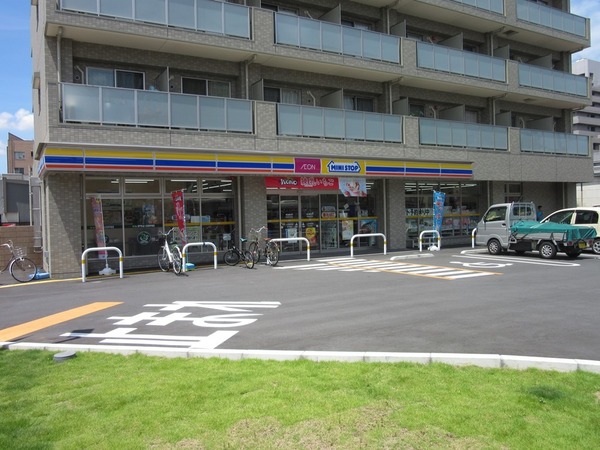 草加市中根1丁目のアパート(ミニストップ草加松原店)