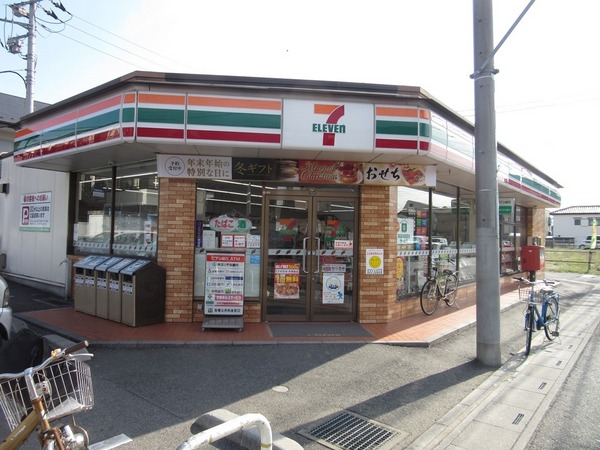草加市中根1丁目のアパート(セブンイレブン草加中根2丁目店)