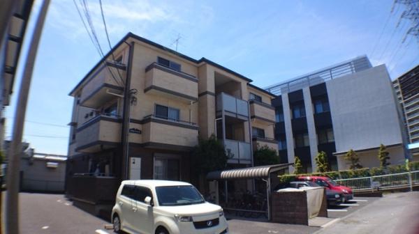 草加市中根１丁目のアパート