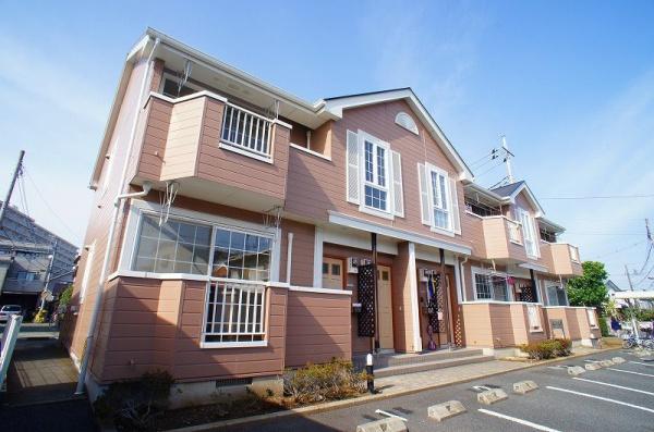 草加市苗塚町のアパート