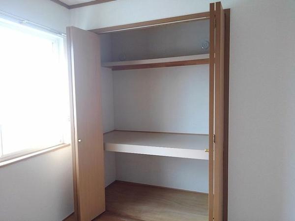 草加市長栄２丁目のアパート