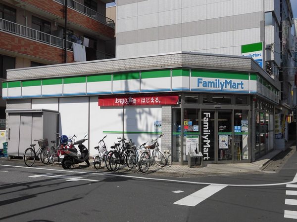上岡ビル(ファミリーマート草加氷川町店)
