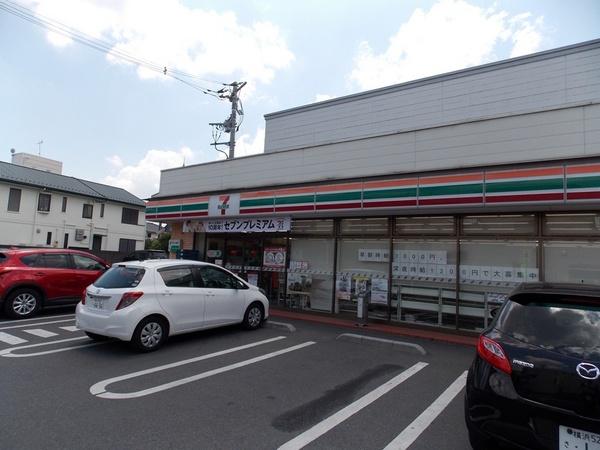 マンション スメール(セブンイレブン草加苗塚町店)