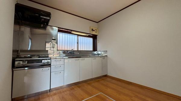 草加市旭町２丁目の貸家