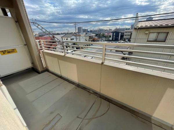 コーポレート草加旭町 2号棟(バルコニー)