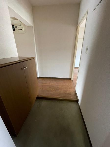 コーポレート草加旭町 2号棟(玄関)