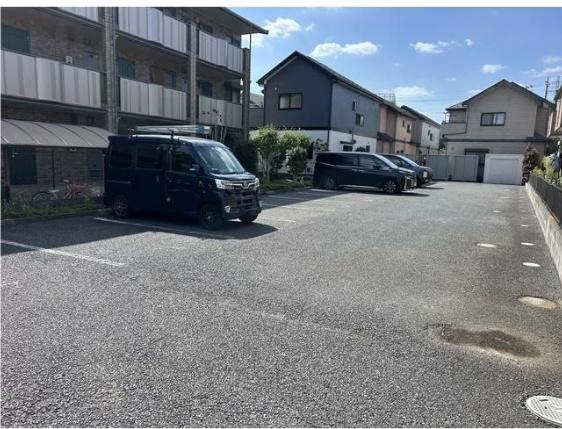 ローズタウン小山(駐車場)