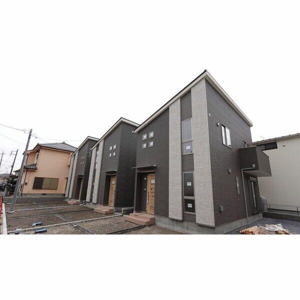 草加市金明町貸家