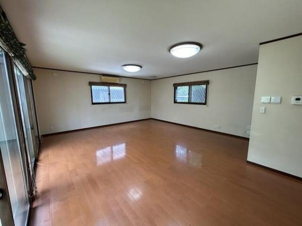 稲荷２丁目戸建