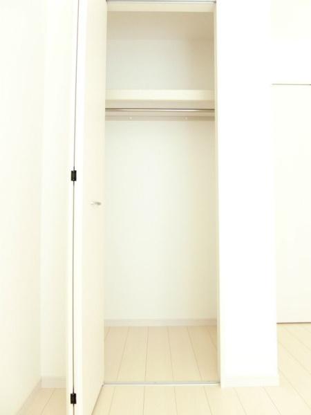 草加市草加１丁目のアパート