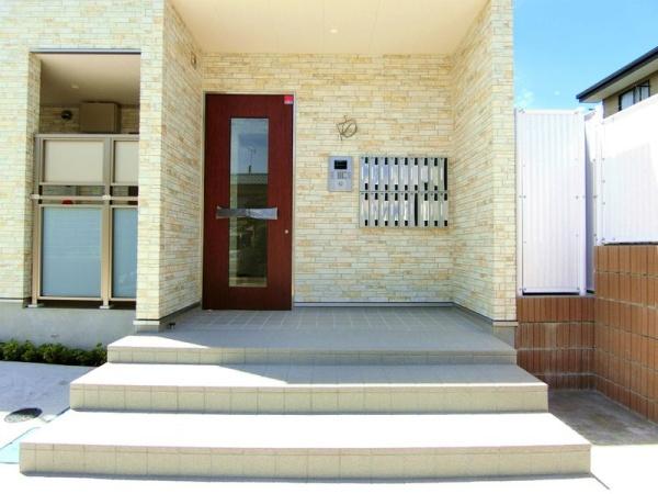 草加市草加１丁目のアパート