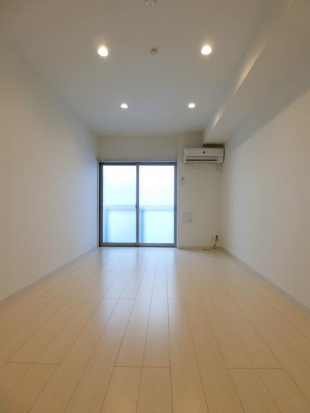草加市草加１丁目のアパート
