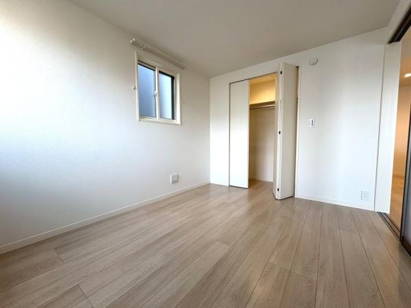 草加市吉町５丁目のアパート