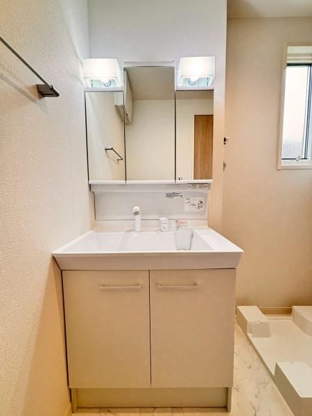 草加市吉町５丁目のアパート