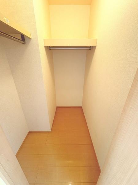 草加市神明１丁目のアパート