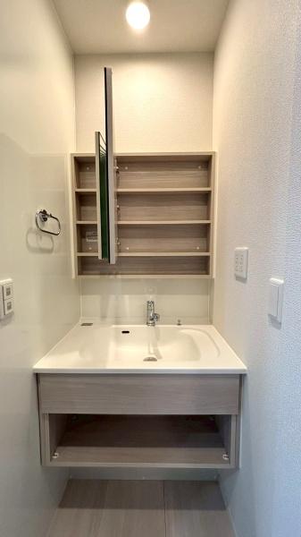 草加市手代３丁目のアパート
