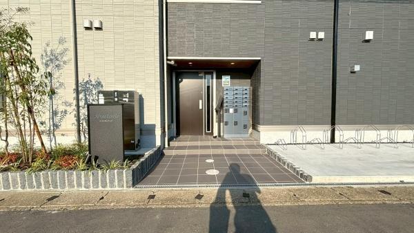 草加市氷川町のアパート