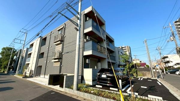草加市氷川町のアパート