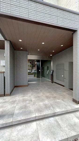 越谷市新越谷１丁目のアパート