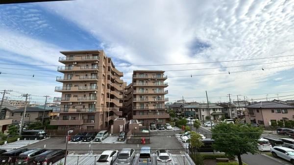 越谷市新越谷１丁目のアパート
