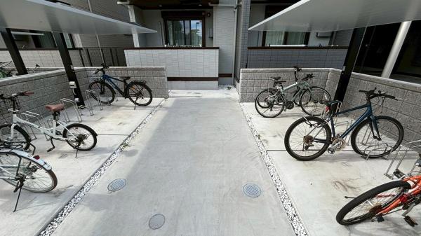 越谷市新越谷１丁目のアパート