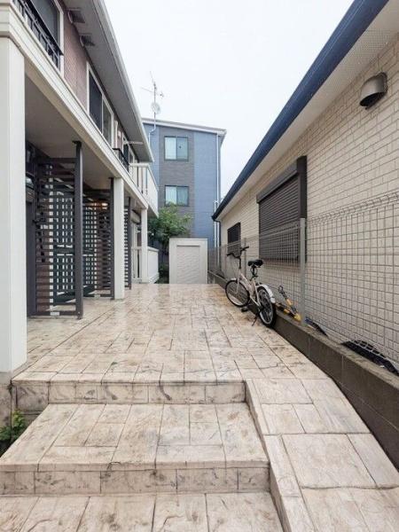 八潮市緑町４丁目のアパート