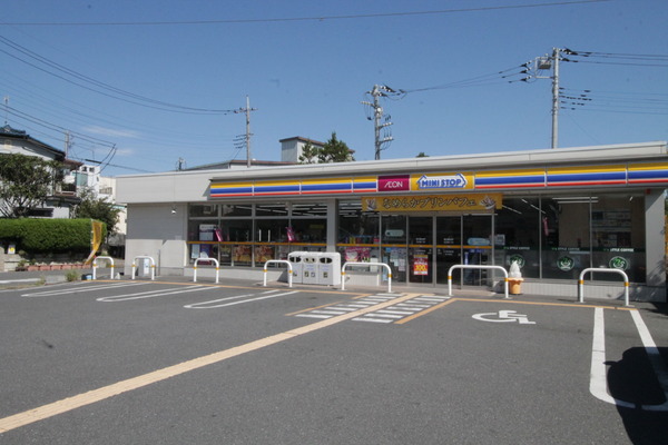 エスポワール(ミニストップ草加青柳3丁目店)