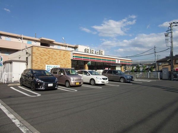 第2東ハイツ(セブンイレブン草加旭町4丁目店)