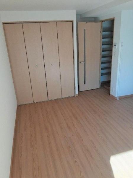 草加市谷塚１丁目のマンション