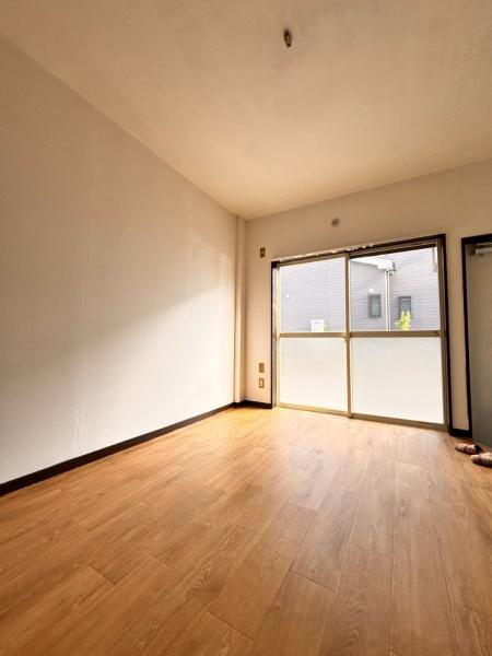草加市吉町３丁目のアパート