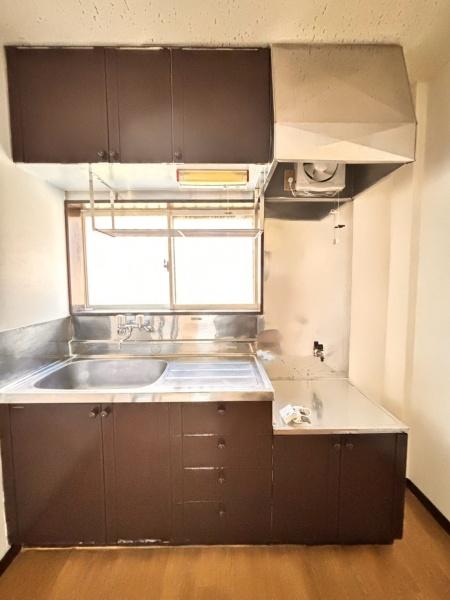 草加市吉町３丁目のアパート