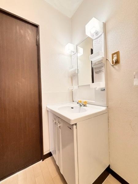 草加市吉町３丁目のアパート
