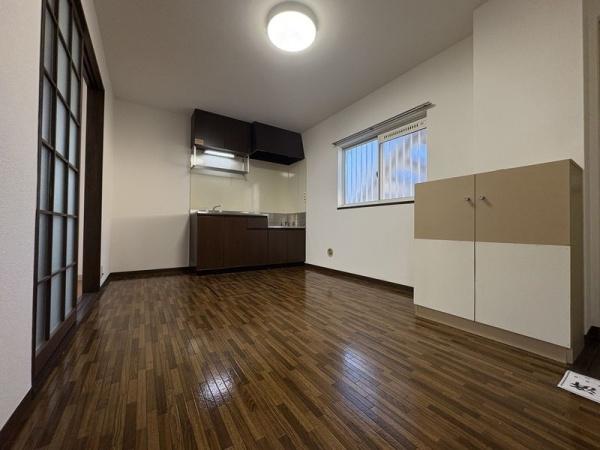 草加市北谷２丁目のアパート