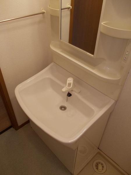 草加市新栄２丁目のアパート