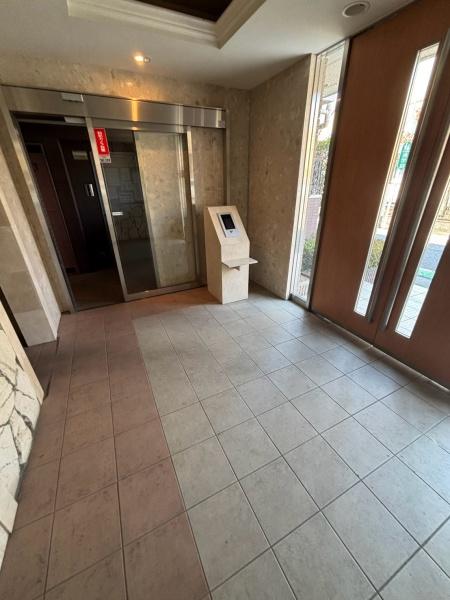 三郷市三郷２丁目のマンション
