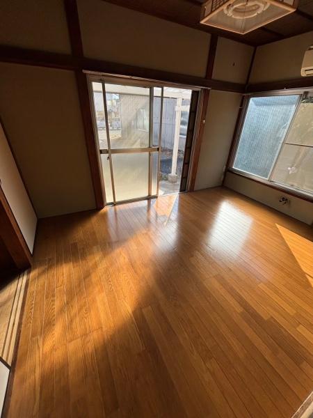 岡田貸家　西棟